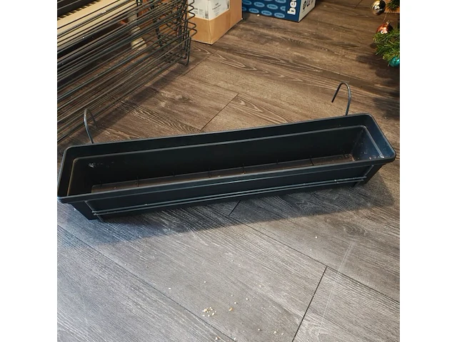 Ca. 10x hangende plantenbakken - afbeelding 1 van  2