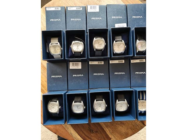 Ca. 10x horloges diverse modellen prisma - afbeelding 1 van  5
