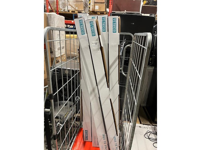 Ca. 10x magazijnverlichting led ip65 t8 fixture 1x58w, teco professional - afbeelding 1 van  3