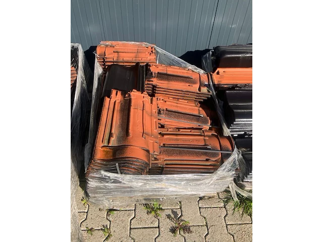 Ca. 10x pallets dakpannen, koramic, bruin/zwart - afbeelding 3 van  13
