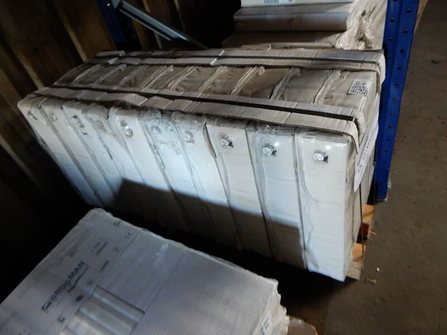 Ca. 10x paneelradiator, brugman, universeel compact, wit, t22 500x400 - afbeelding 1 van  3