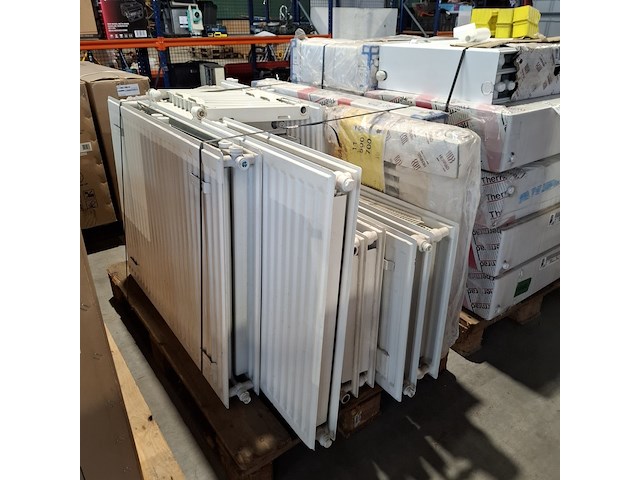 Ca. 10x radiatoren, diverse, old stock - afbeelding 3 van  7
