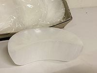 Ca. 10x seleniet schalen 1/2e maan, wit - afbeelding 1 van  2