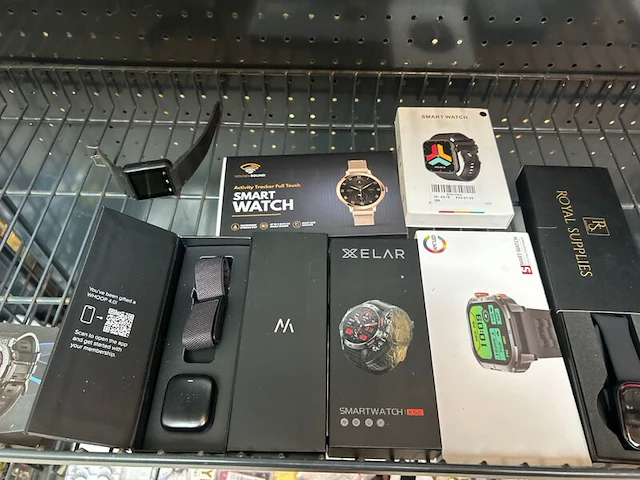 Ca. 10x smartwatch, 1x mobiele telefoon, w.o. xelar, royal supplies, zoluko - afbeelding 2 van  9