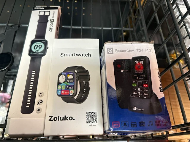 Ca. 10x smartwatch, 1x mobiele telefoon, w.o. xelar, royal supplies, zoluko - afbeelding 4 van  9