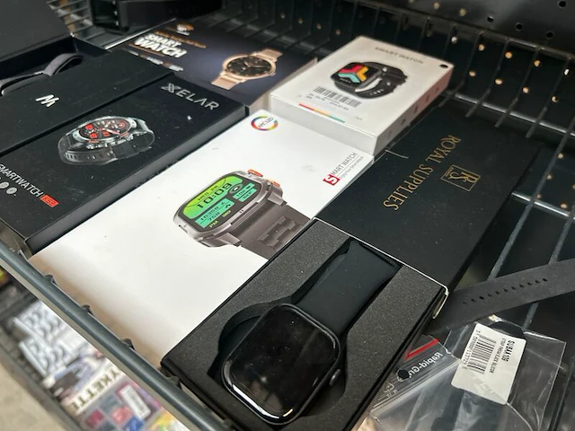 Ca. 10x smartwatch, 1x mobiele telefoon, w.o. xelar, royal supplies, zoluko - afbeelding 6 van  9