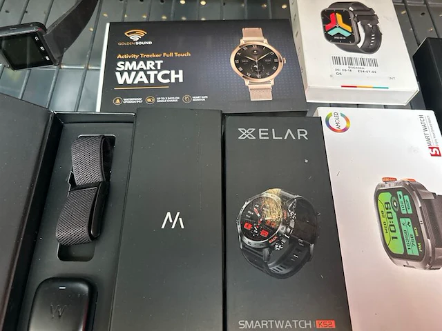 Ca. 10x smartwatch, 1x mobiele telefoon, w.o. xelar, royal supplies, zoluko - afbeelding 9 van  9