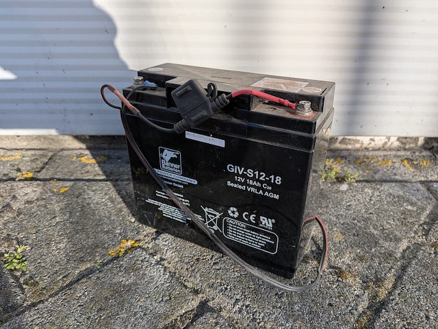 Ca. 10x snelheidsbord, sierzega, gr33c, incl. batterijen en zonnepanelen - afbeelding 8 van  17