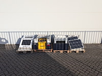 Ca. 10x snelheidsbord, sierzega, gr33c, incl. batterijen en zonnepanelen - afbeelding 1 van  17