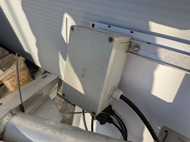 Ca. 10x snelheidsbord, sierzega, gr33c, incl. batterijen en zonnepanelen - afbeelding 15 van  17