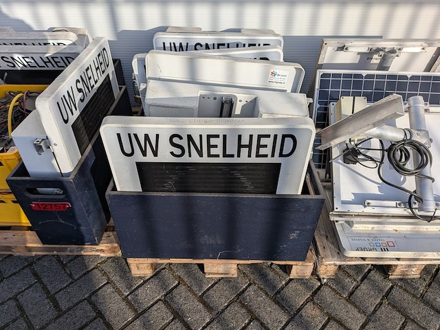 Ca. 10x snelheidsbord, sierzega, gr33c, incl. batterijen en zonnepanelen - afbeelding 17 van  17