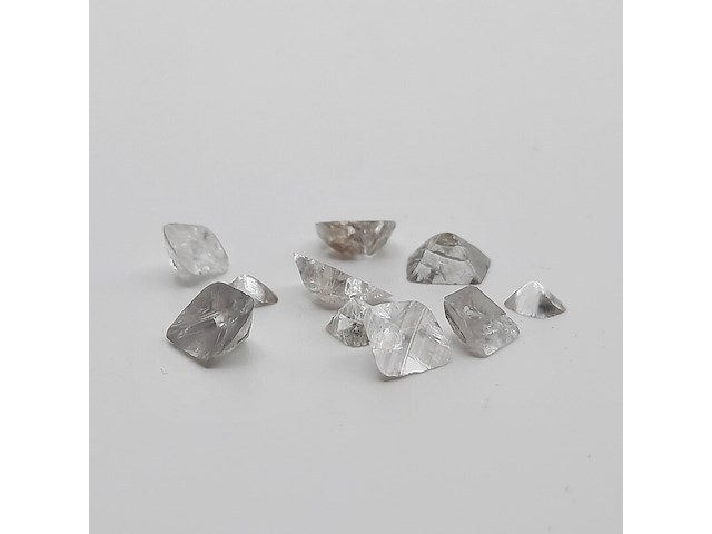 Ca. 10x splijtstuk van diamantkristallen (totaal 2,4 krt) - afbeelding 1 van  4