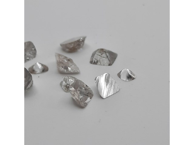 Ca. 10x splijtstuk van diamantkristallen (totaal 2,4 krt) - afbeelding 4 van  4
