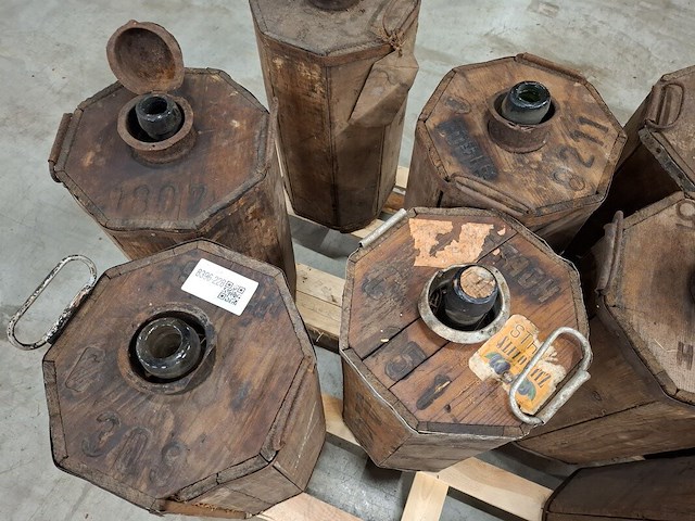 Ca. 10x stroh rum-fles in houten krat - afbeelding 12 van  12