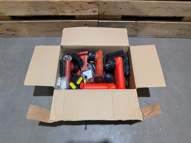 Ca. 10x zaklamp, streamlight, survivor led, incl. batterijhouders en filters - afbeelding 3 van  12