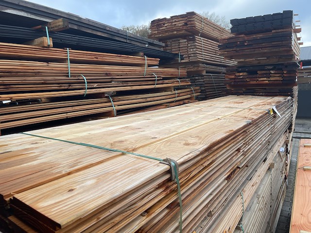 Ca. 110x douglas wisselsponning, 18x190mm, lengte 400cm - afbeelding 1 van  3