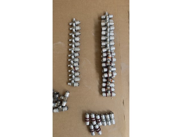 Ca. 110x pers koppelingen, uponor, kgt 500 profiline - afbeelding 2 van  9