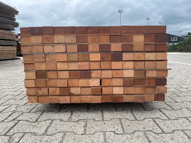 Ca. 111x angelim pedra onderliggers geschaafd, 45x68mm, lengte 200cm - afbeelding 3 van  3