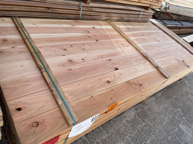 Ca. 112x douglas planken geschaafd, 24x138mm, lengte 300cm - afbeelding 1 van  3