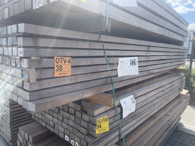 Ca. 114x massaranduba regels fijnbezaagd , 40x60mm, lengte 300cm - afbeelding 4 van  4