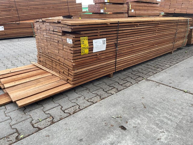 Ca. 115x guyana teak beschoeiingsplanken, 20x100mm, lengte 350cm - afbeelding 4 van  4