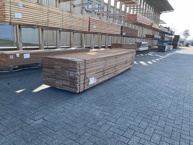 Ca. 115x guyana teak beschoeiingsplanken, 20x200mm, lengte 10/250cm, 105/300cm - afbeelding 2 van  4