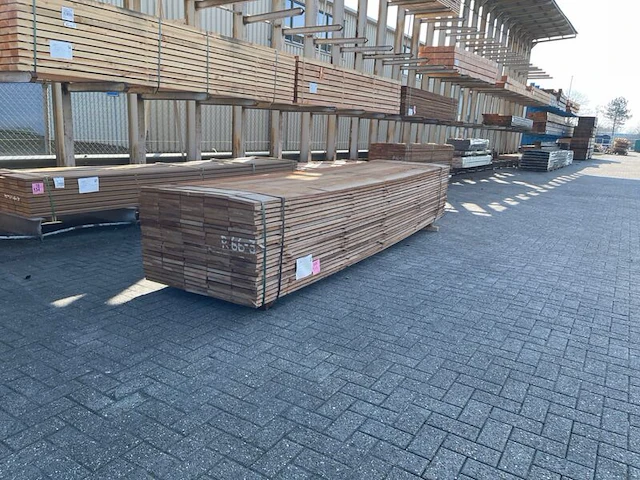 Ca. 115x guyana teak beschoeiingsplanken, 20x200mm, lengte 10/250cm, 105/300cm - afbeelding 2 van  4