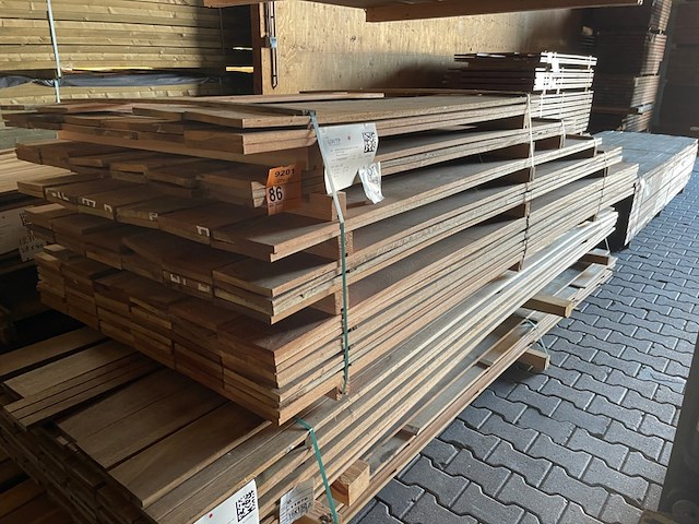 Ca. 116x angelim pedra planken geschaafd country grade, 18x190mm, lengte 16/150cm, 15/200cm, 12/250cm, 22/300cm, 51/350cm - afbeelding 2 van  3