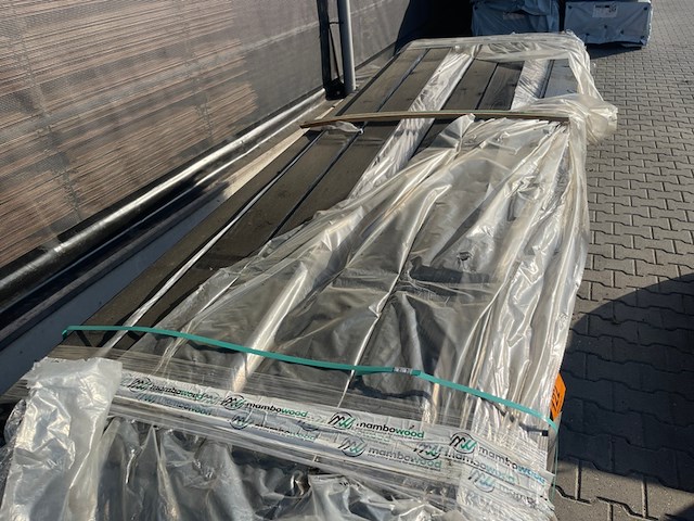 Ca. 117x douglas dubbele rhombus zwart gecoat, 25x123mm, lengte 300cm - afbeelding 1 van  3