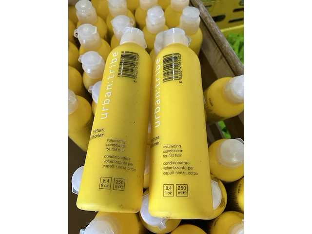 Ca. 117x volumegevende conditioner, urban tribe - afbeelding 1 van  4