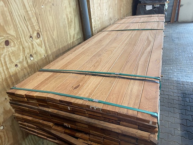 Ca. 118x angelim pedra planken geschaafd, 21x90mm, lengte 33/365cm, 33/400cm, 20/430cm, 32/460cm - afbeelding 1 van  3