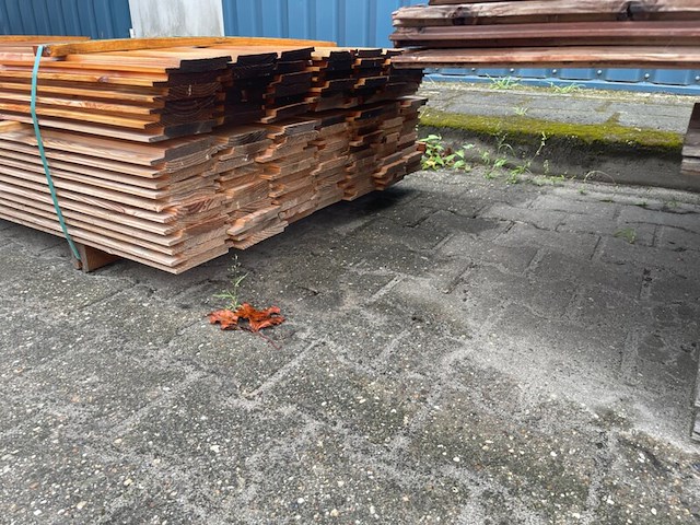 Ca. 119x douglas channelsiding, 18x137mm, lengte 300cm - afbeelding 3 van  3