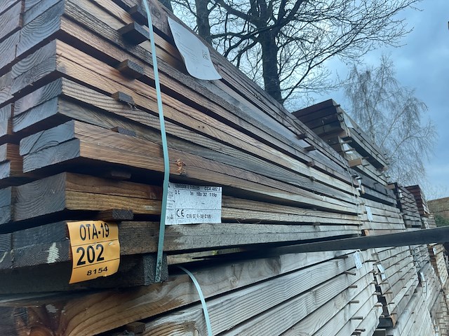 Ca. 119x douglas planken fijnbezaagd, 32x150mm, lengte 300cm - afbeelding 2 van  3