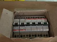 Ca. 11x abb schakelmateriaal w.o. aardlekautomaten - afbeelding 4 van  9