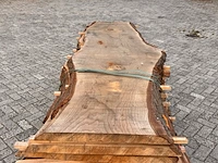 Ca. 11x amerikaans eiken stam gezaagd, 50x950mm, lengte 260cm