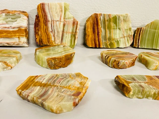 Ca. 11x aragoniet (of onyx-marmer) plakken - afbeelding 3 van  5