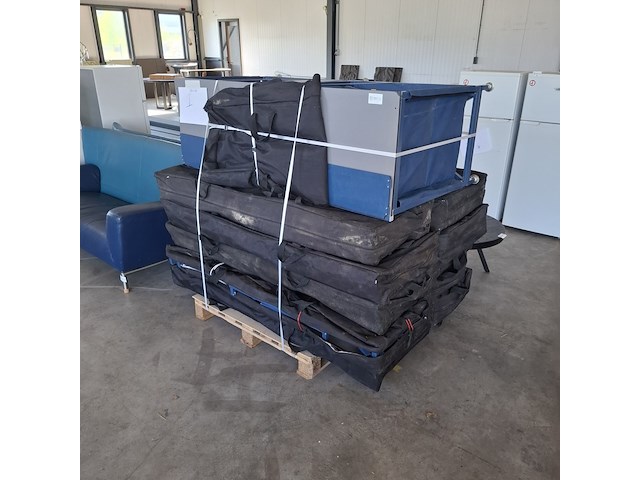 Ca. 11x demontabele campingkast - afbeelding 1 van  5