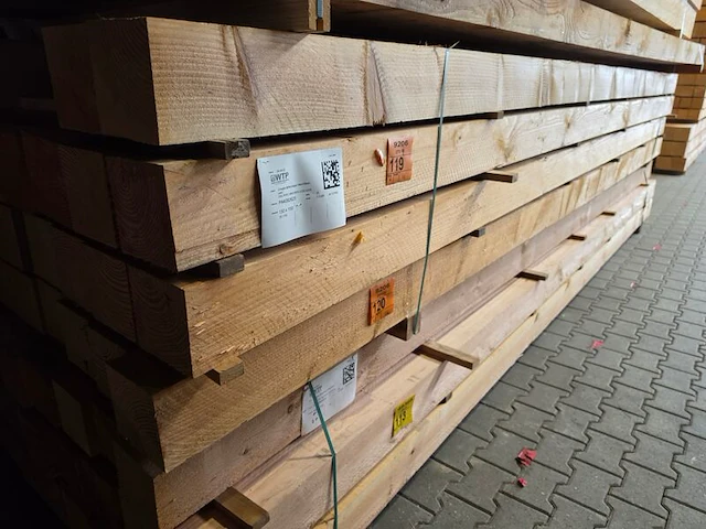 Ca. 11x douglas balken fijnbezaagd, 150x150mm, lengte 500cm - afbeelding 4 van  4
