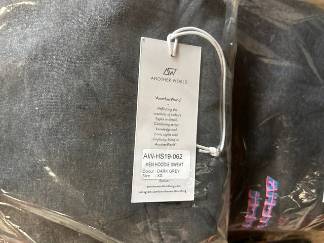 Ca. 11x heren hoodie en t-shirt, another world - afbeelding 6 van  7