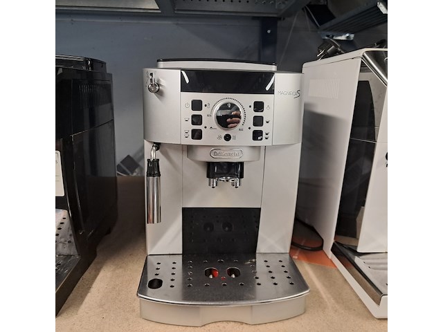Ca. 11x meerdere koffiebonen machines, o.a. siemen, delonghi, saeco - afbeelding 4 van  24