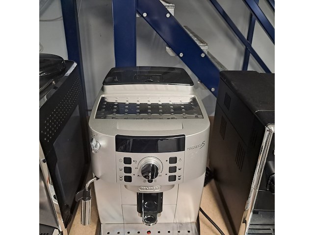 Ca. 11x meerdere koffiebonen machines, o.a. siemen, delonghi, saeco - afbeelding 22 van  24