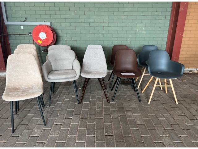Ca. 11x mixpartij eetkamerstoelen, dutchbone, zuiver en byfonq, bruin - afbeelding 1 van  4