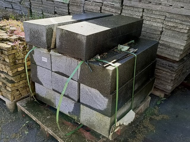 Ca. 11x natuurstenenband - afbeelding 1 van  3