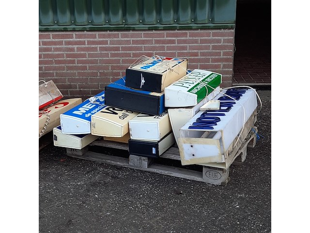 Ca 11x nostalgische lichtreclame borden - afbeelding 1 van  12