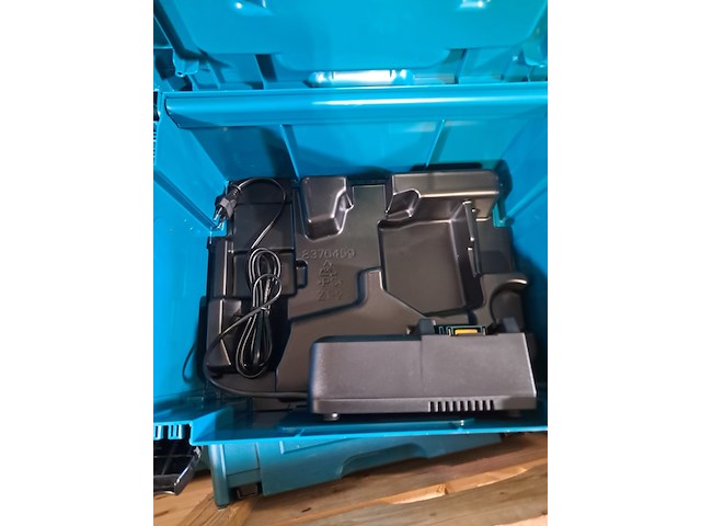 Ca. 11x opbergkoffer met oplader en 13x opbergkoffer zonder oplader, makita, o.a dc18rc - afbeelding 3 van  6