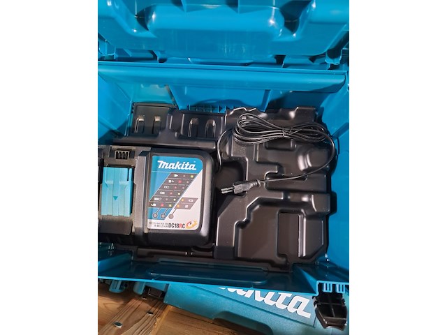 Ca. 11x opbergkoffer met oplader en 13x opbergkoffer zonder oplader, makita, o.a dc18rc - afbeelding 6 van  6