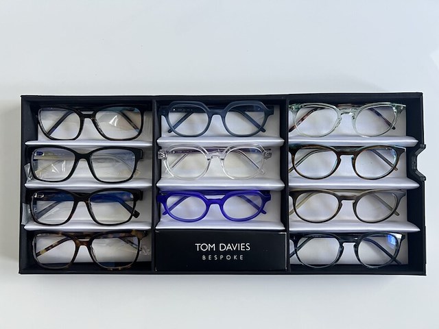 Ca. 11x optische monturen, tom davies, in luxe opbergdoos/displaytray - afbeelding 1 van  19
