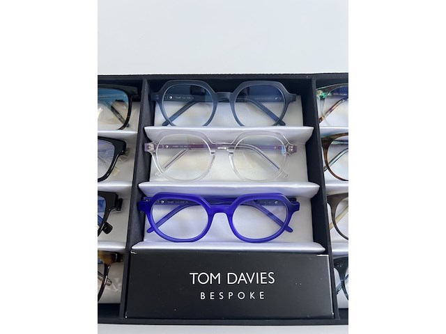 Ca. 11x optische monturen, tom davies, in luxe opbergdoos/displaytray - afbeelding 13 van  19