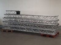 Ca. 11x paal t.b.v. truss systeem - afbeelding 1 van  7
