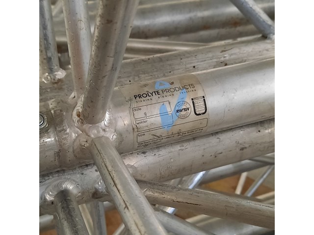Ca. 11x paal t.b.v. truss systeem - afbeelding 7 van  7